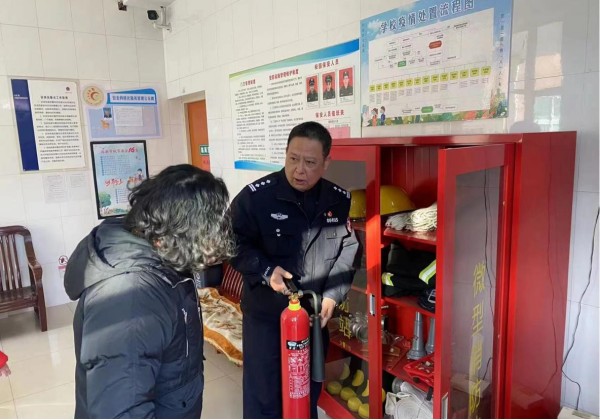 海安一幼：安全始于心 平安重于行 ——海安一幼中大街分园迎接市公安局治安大队安全工作专项检查