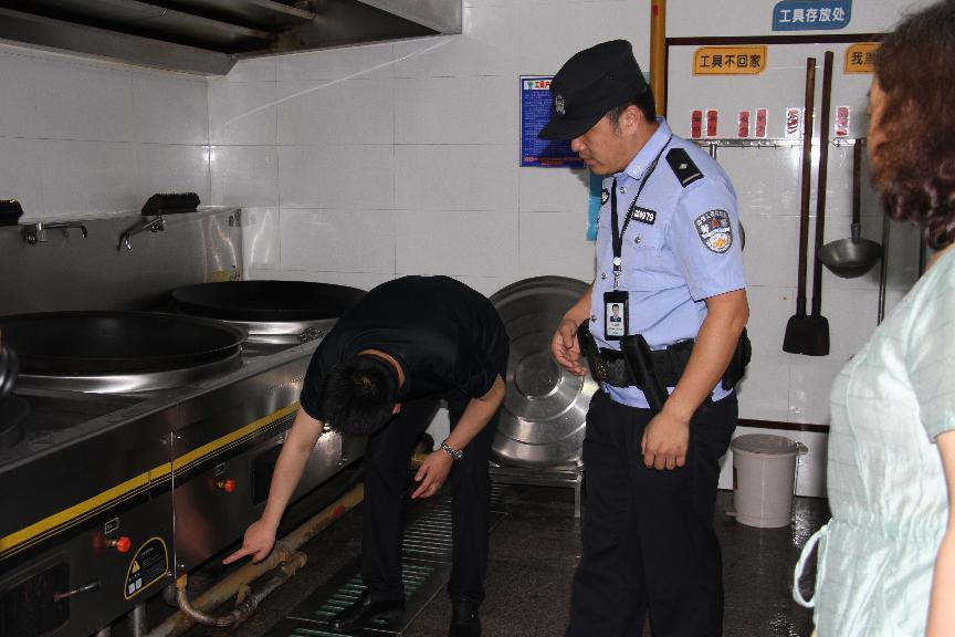 海安一幼：消防检查，为爱护航 