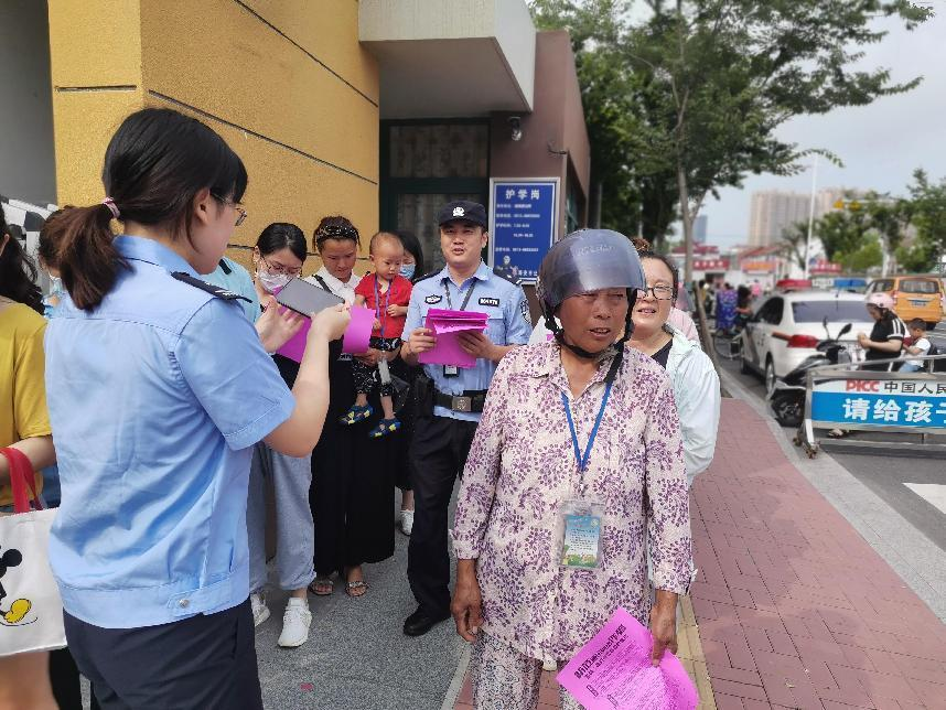 海安一幼：法治副校长，走进校园，走近家长