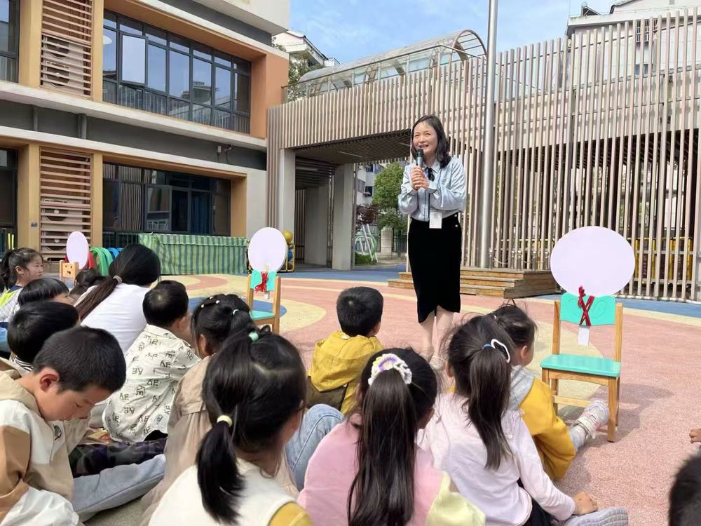 筑牢安全防线！一幼教育集团闸东幼儿园开展地震应急疏散演练